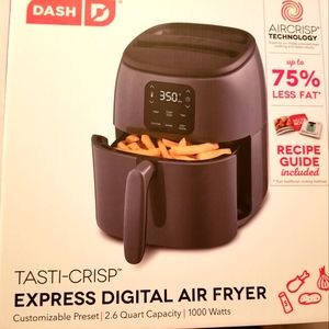 Dash Tasti-Crisp™ Express 2.6-qt. Digital Air Fryer ( Brandnew)